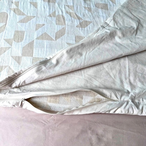 King size Duvet cover set with zipper closure color: white and Tan - Picture 4 of 6